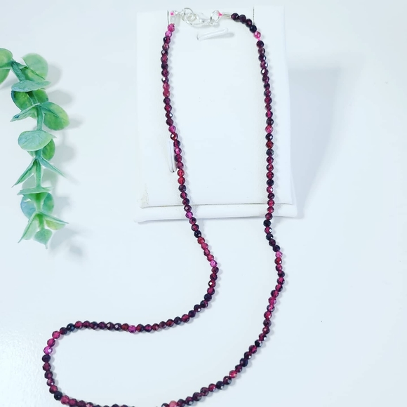 Faceted Ruby Quartz necklace/3 mm bead - Picture 2 of 4